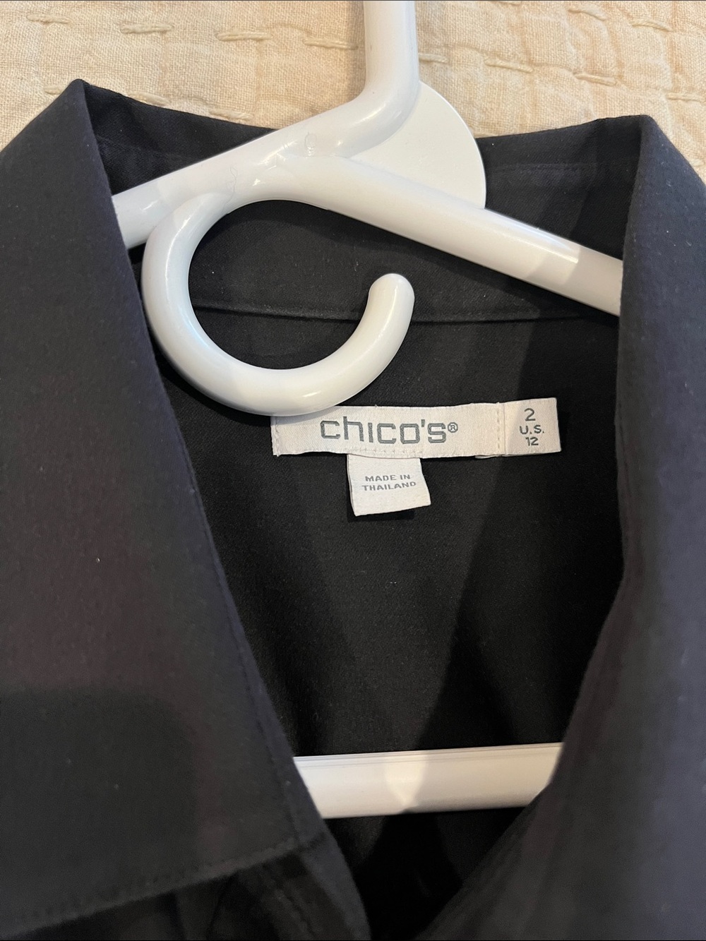 Chico's Black Women’s 3/4 Length Sleeve Button-Up Shirt - Picture 4 of 5